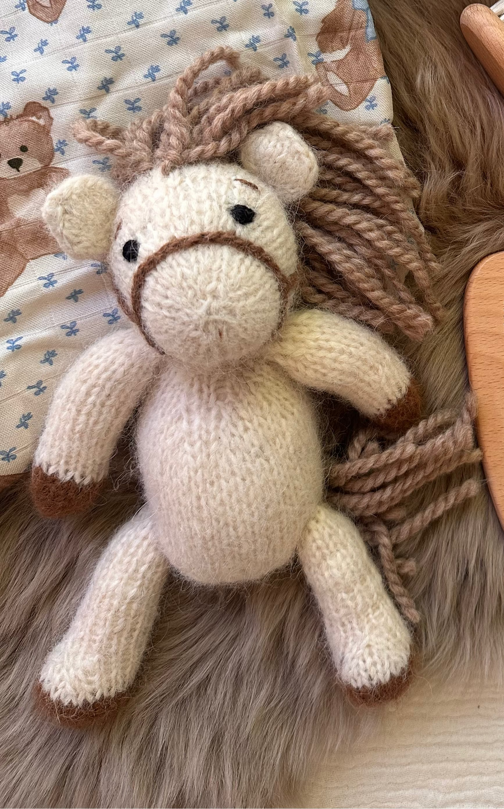 Studley Heirloom Horse // Cream