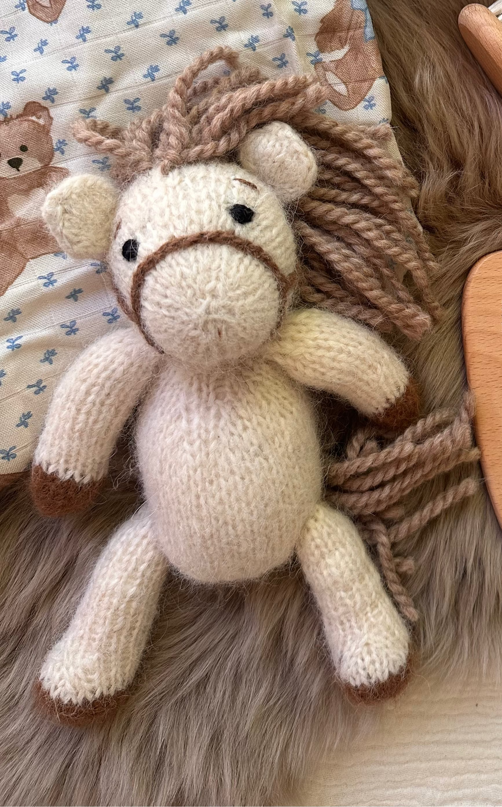 Studley Heirloom Horse // Cream